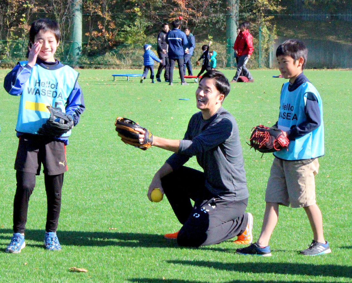早大野球ＯＢ会による野球振興イベントに出席した日本ハム・斎藤佑樹