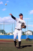大学最後のシーズンに挑む亜大・辻田投手（カメラ・甲斐　毅彦）