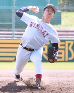 ９回１死二塁のピンチで登板した近大・宮原廉（カメラ・高柳　義人）