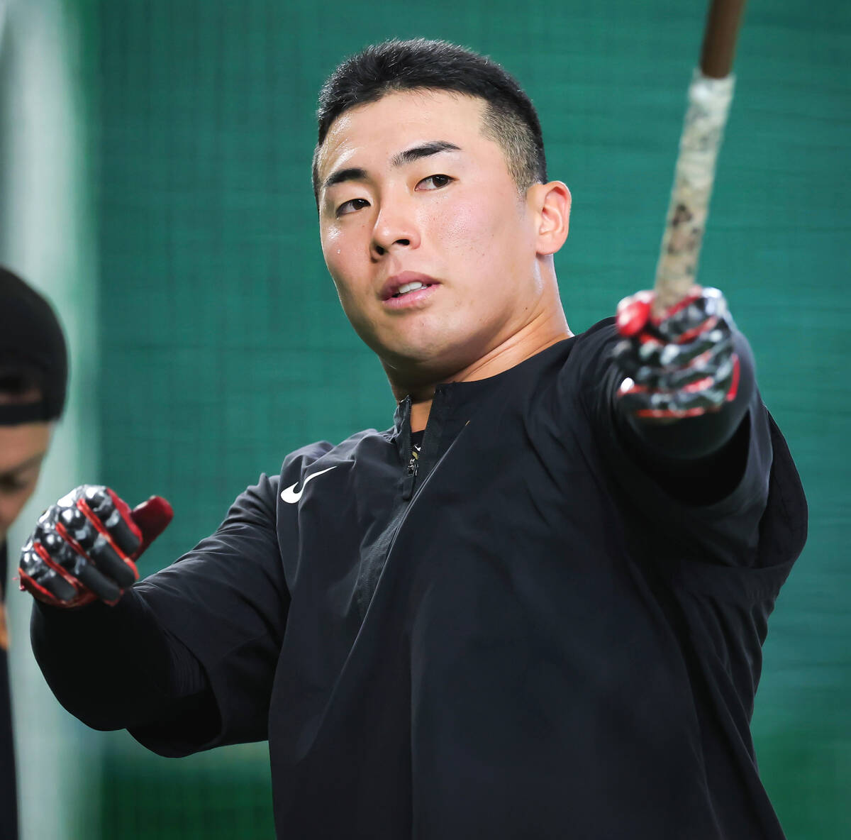 早出練習する浅野翔吾（カメラ・小林　泰斗）