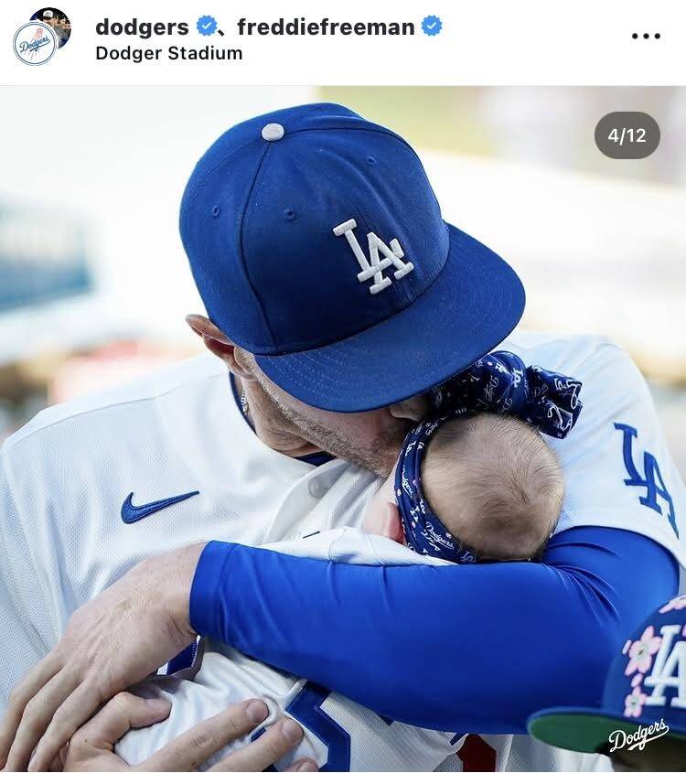 ドジャースの球団公式インスタグラム（＠ｄｏｄｇｅｒｓ）より