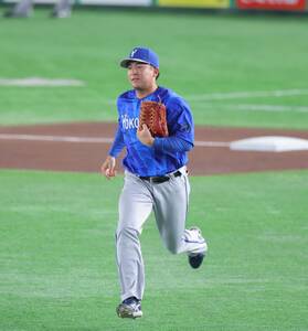 守備に就く際はいつも全力疾走の勝又