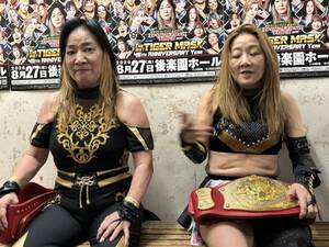ジャガー横田（左）と藪下めぐみ