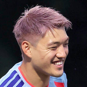 堂安律