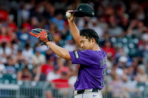 ８敗目を喫したロッキーズ・菅野智之（ＡＰ）